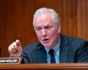 סנטור דמוקרטי מזהיר מפני מלחמת איראן: מדוע טראמפ לא למד ממלחמת וייטנאם ועיראק?