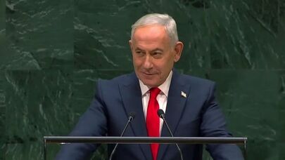 תמונה של הגנרל סולימאני מול נתניהו באומות המאוחדות
