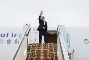 Pezeshkian leaves for Tehran after attending summits in Turkmenistan