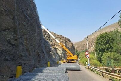ایمن‌سازی جاده هراز؛ خطر ریزش سنگ مهار می‌شود