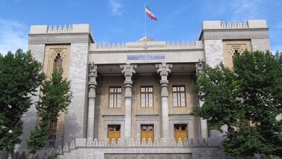 الخارجیة الایرانیة تدین بشدة زیارة رئیس وزراء الکیان الصهیونی القاتل للأطفال للامارات

