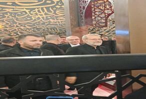 מזכיר המועצה לביטחון לאומי של איראן, מר עלי לאריג'אני, מבקר במקדש סייד נסראללה.