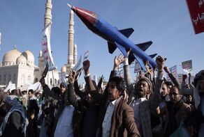 Yemeni forces target Israel’s Ben Gurion airport using hypersonic ballistic missile