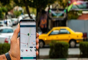 تاکسی اینترنتی شهرداری باید به بخش خصوصی واگذار شود