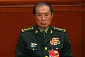 中国因腐败指控撤职高级将领及其他八名军官