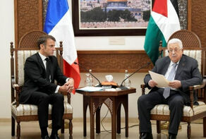 عباس و مکرون درباره بحران اقتصادی فلسطین رایزنی کردند