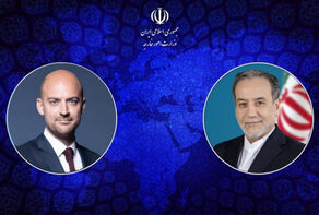 وزيرا الخارجية الإيراني والفرنسي يؤكدان على ضرورة خفض التوترات وتعزيز السلام في العالم