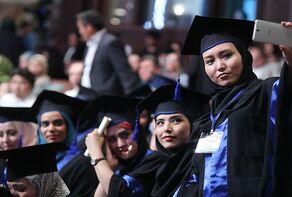 اعطای بورسیه دانشگاه الزهرا به دختران افغان