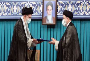 رهبر انقلاب حکم ریاست جمهوری سید ابراهیم رئیسی را اعطا کردند