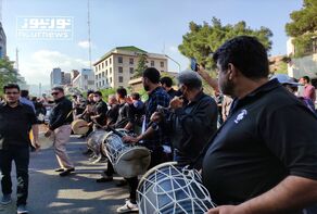 سینه‌زنی خوزستانی‌های مقیم تهران در سوگ جانباختگان آبادان