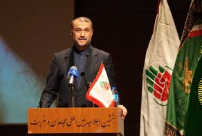 Iran’s foreign policy is not tied to West nor to East