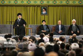 Imam Khamenei met with officials & ambassadors from Islamic countries
