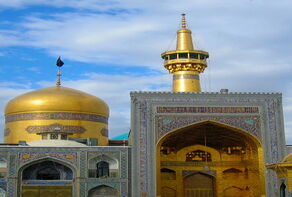 مداحی امام رضا (ع) در کابین خلبان توسط خادمان بارگاه+فیلم