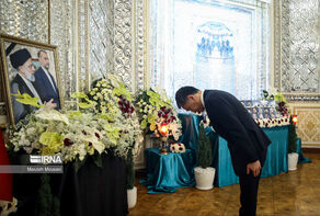 印度卡吉尔为伊朗烈士举行缺席葬礼和隆重葬礼