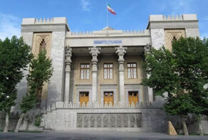 احضار حافظ منافع کانادا در تهران و ابلاغ پیام اعتراض شدید ایران