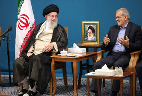 گزارش تصویری| دیدار رئیس‌جمهور و اعضای هیئت دولت چهاردهم با رهبر انقلاب