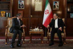 Iranian FM: Iran never left the negotiation table on its peaceful nuclear activity
