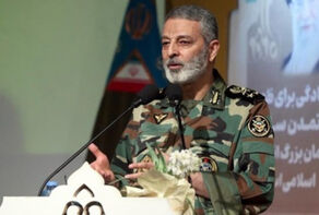 القائد العام للجيش يكشف كيف كسرت ايران احتكار العديد من القوى البحرية في العالم