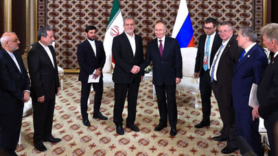 Pezeshkian and Putin meet at the Kremlin
