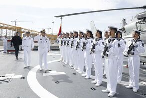 Iran’s navy chief visits Chinese, Russian warships