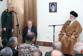 گزارش تصویری | دیدار جمعی از فرماندهان نیروهای مسلح با رهبر انقلاب