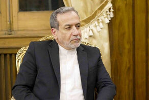 پاسخ عراقچی به ادعای مسئول سیاست خارجی اروپا برای پایان برنامه هسته‌ای ایران