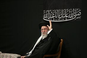 International media focus on the presence of the Leader of the Islamic Revolution at Tasu’a night ceremony