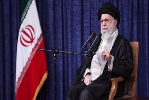 Ayatollah Khamenei: Israel clung to US for ceasefire with Iran