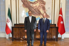ايران وتركية تؤكدان على تعزيز العلاقات الثنائية والبرلمانية