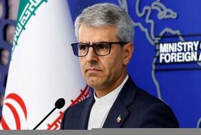 外交部发言人对特朗普干预伊朗事务的回应