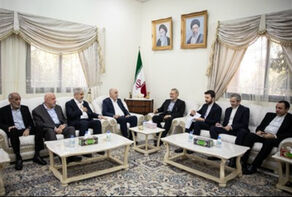 دیدار جمعی از رهبران حماس با لاریجانی در دوحه