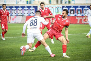 گل گهر فرصت صدرنشینی را از پرسپولیس گرفت