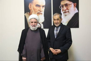 جمهوری اسلامی ایران سبب احیای دین در برابر شرق و غرب شده است