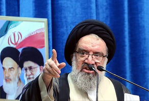 هشدار خطیب جمعه تهران درباره جنگ رسانه‌ای و شایعات فضای مجازی