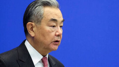 中国和卡塔尔外长就伊朗和美国问题进行了通话