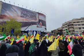 طنین «الله‌اکبر»درآسمان بارانی تهران؛راهپیمایی روز جهانی قدس درسراسر کشور+ فیلم حمله موشکی