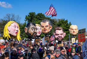 Миллионы американцев вышли на протесты против Трампа и войны с Ираном