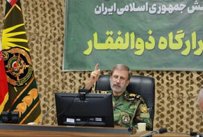 فرمانده کل ارتش: درصورت اقدام دشمن به عملیات زمینی یک نفر هم نباید جان سالم به در ببرد