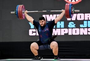 World’s strongest junior weightlifter dedicates 3 gold medals to martyred Minab students