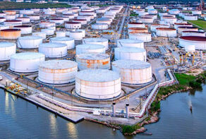 Мировые запасы нефти сокращаются рекордными темпами из-за ситуации в Ормузском проливе