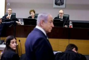 סאגת השחיתות סביב נתניהו נמשכת, עם עזיבתו הפתאומית את בית המשפט.