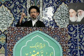 خطيب جمعة طهران: الشهيد عبدالرحيم موسوي نموذج لقائد عسكري تربى على القرآن والعترة
