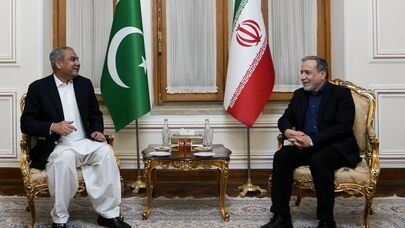 Araghchi, Pakistani minister discuss Iran-US talks in Tehran