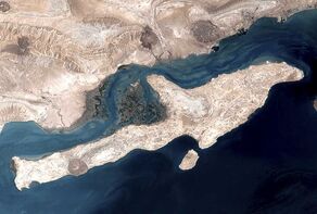 Strait of Hormuz fully closed after US strikes on Iran