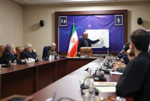 پزشکیان: دولت باید قبل از مردم، صرفه‌جویی را از خودش آغاز کند