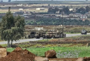פלישה ישראלית שכללה 12 כלי רכב לאזור הכפרי של מערב דרעא