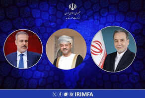 عراقجي يبحث مع نظيره العماني والتركي، تطورات المنطقة ومضيق هرمز