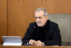 پزشکیان: پرچمی که قائد شهید برای برافراشته ماندنش مجاهدت کرد بر زمین نخواهد ماند