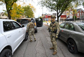 مرگ در مسیر فرار از ماموران مهاجرت؛ حاشیه دارترین هفته مهاجران در ایالات متحده