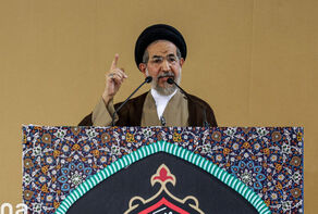 خطيب جمعة طهران: علينا أن نصون إنجازاتنا القيمة ونعززها باليقظة والثبات والتلاحم